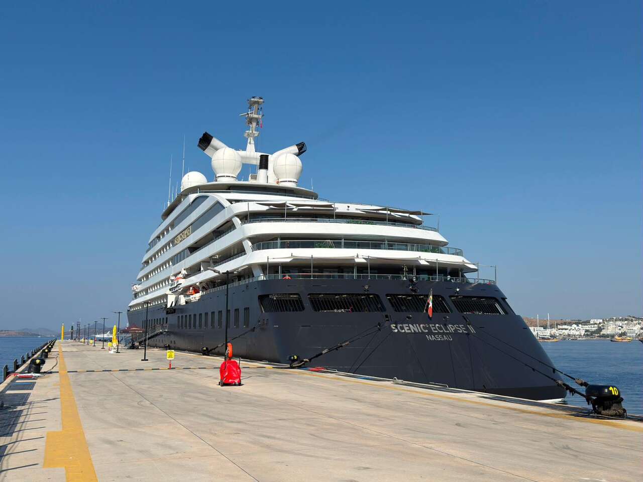 Antarktika'dan Bodrum'a... Dünyanın En Lüks Keşif Gemisi İlk Kez Bodrum Limanı'nda Dünyanın En Lüks Keşif Gemisi Scenic Eclipse 1